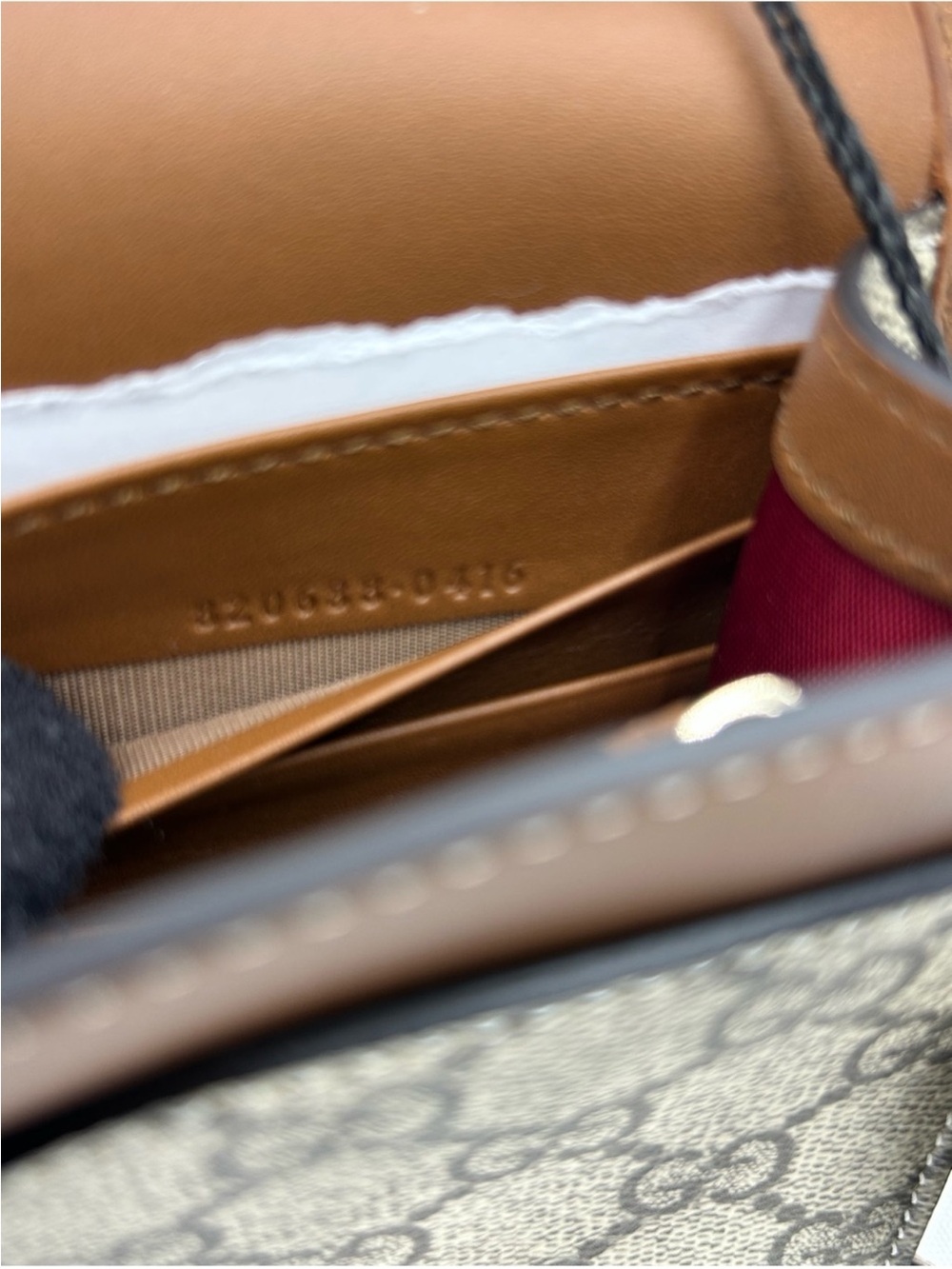 Women's Gucci Beige GG Supreme Crossbody wallet in a strap . NWT - Picture 12 of 15